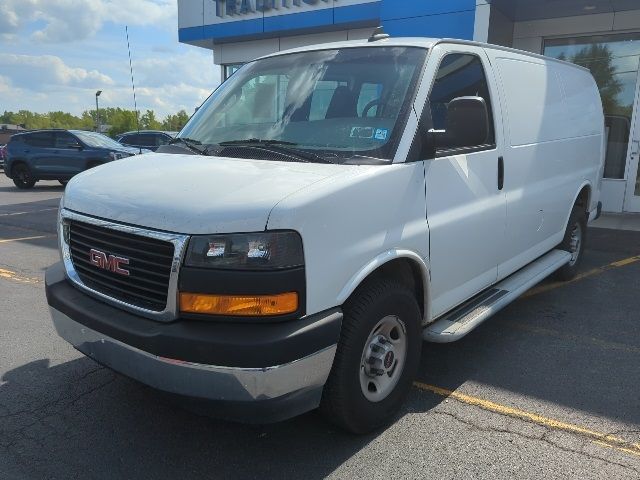 2022 GMC Savana Base