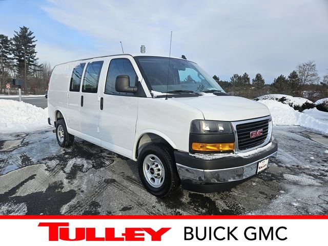 2022 GMC Savana Base