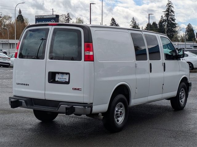 2022 GMC Savana Base