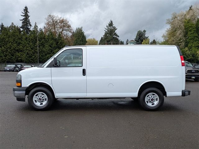 2022 GMC Savana Base