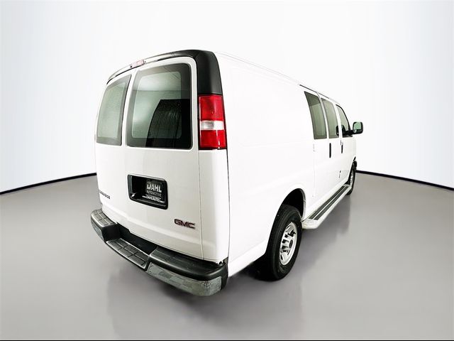 2022 GMC Savana Base