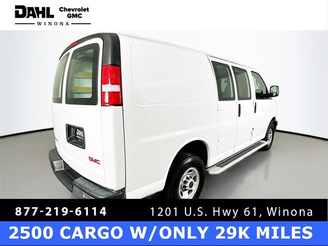 2022 GMC Savana Base