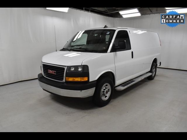 2022 GMC Savana Base