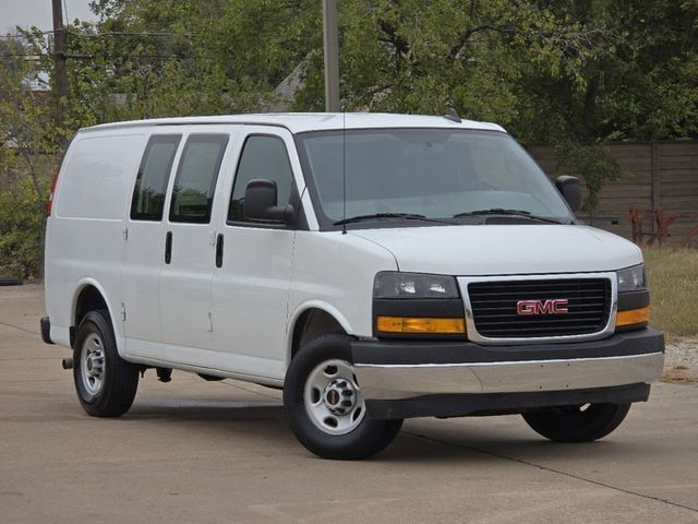 2022 GMC Savana Base