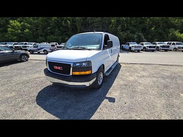 2022 GMC Savana Base