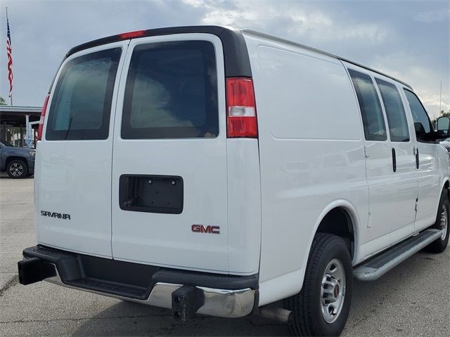 2022 GMC Savana Base