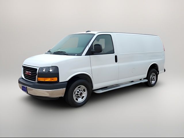 2022 GMC Savana Base