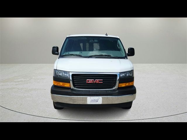 2022 GMC Savana Base