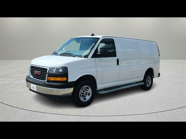 2022 GMC Savana Base