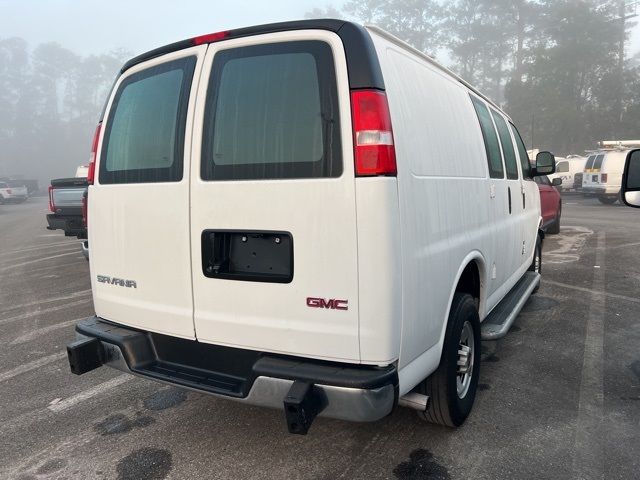 2022 GMC Savana Base