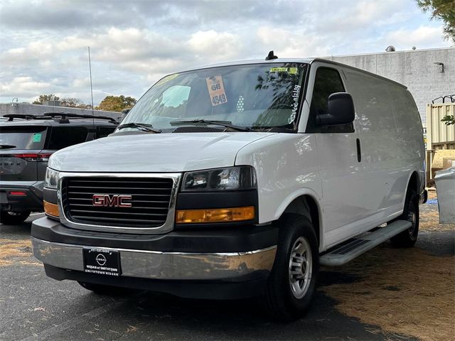 2022 GMC Savana Base