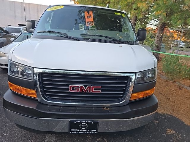 2022 GMC Savana Base