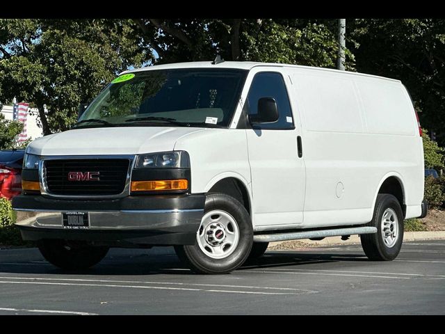 2022 GMC Savana Base