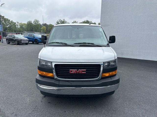 2022 GMC Savana Base