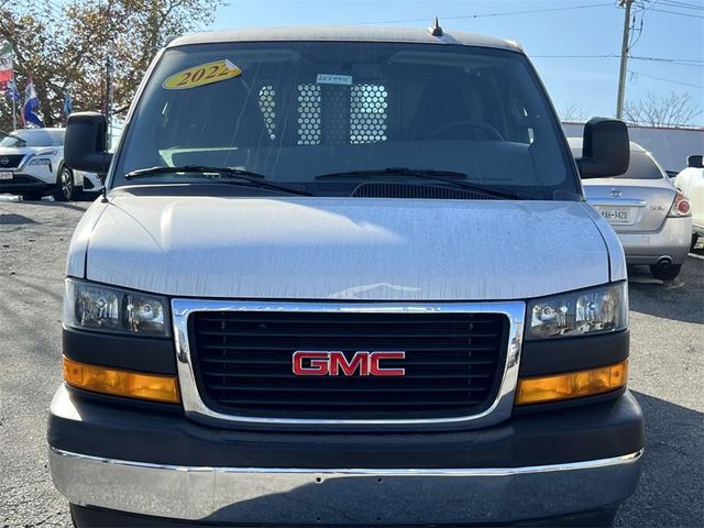 2022 GMC Savana Base