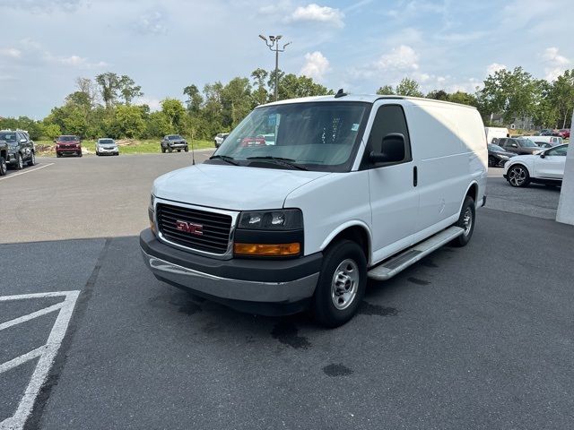 2022 GMC Savana Base