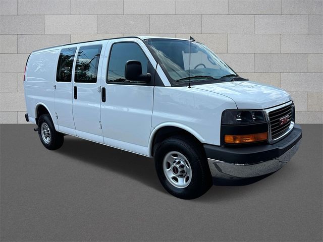 2022 GMC Savana Base