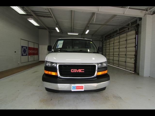 2022 GMC Savana Base