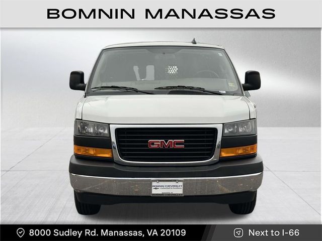 2022 GMC Savana Base