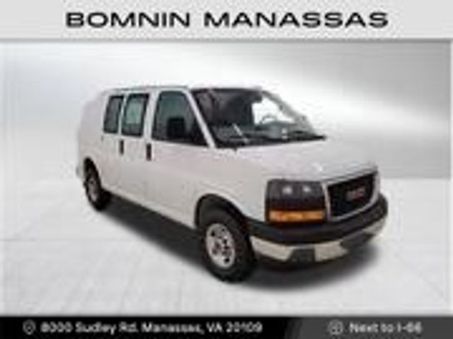 2022 GMC Savana Base