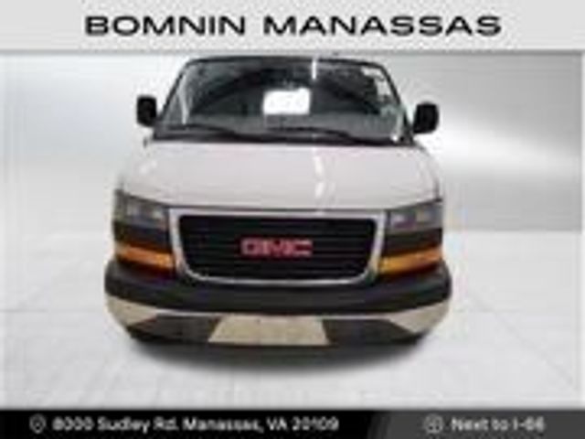 2022 GMC Savana Base