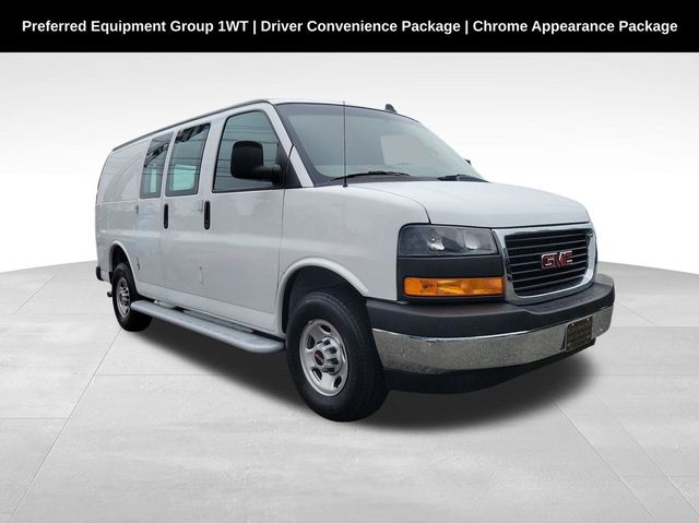 2022 GMC Savana Base