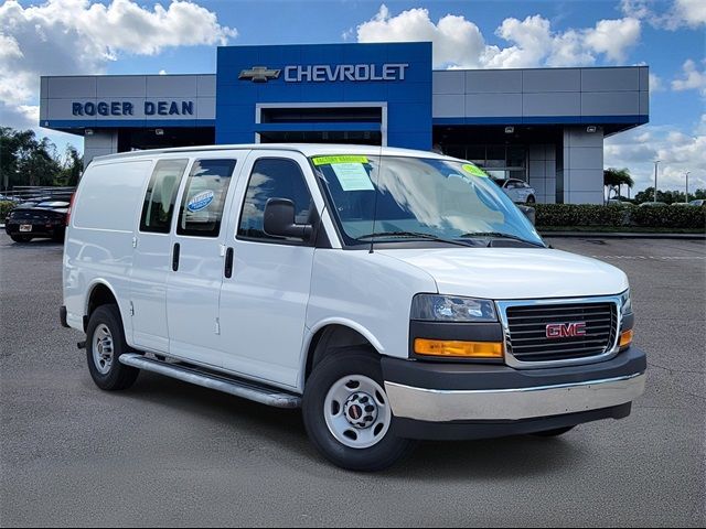 2022 GMC Savana Base