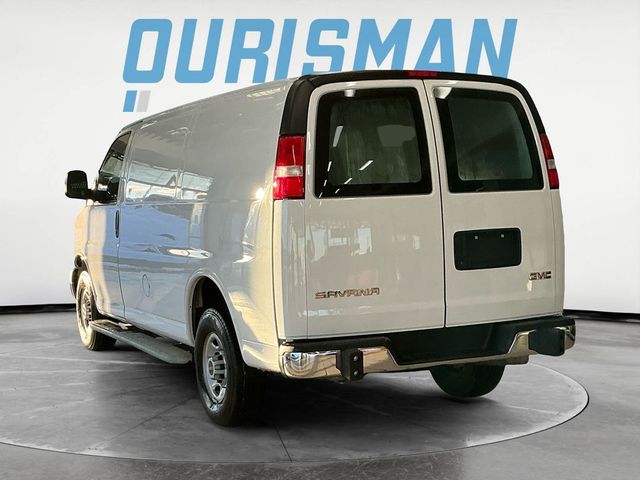 2022 GMC Savana Base