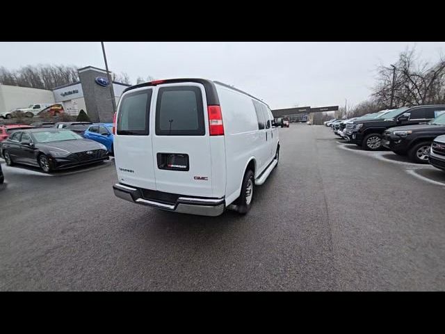 2022 GMC Savana Base