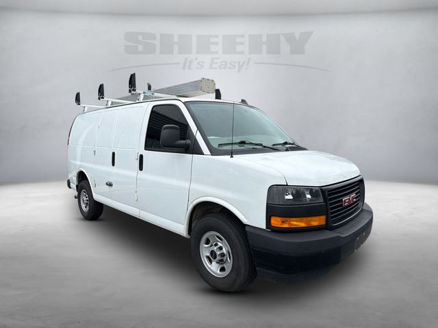 2022 GMC Savana Base