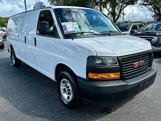 2022 GMC Savana Base