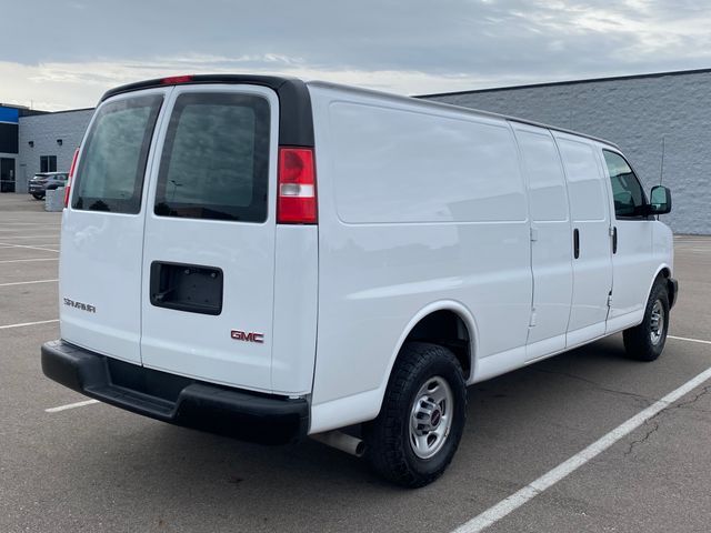 2022 GMC Savana Base