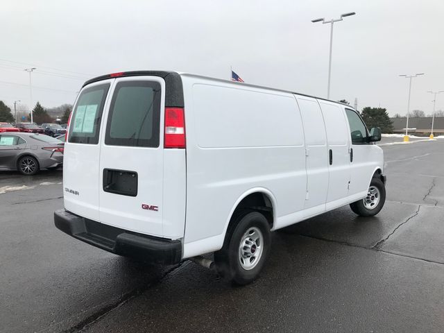 2022 GMC Savana Base