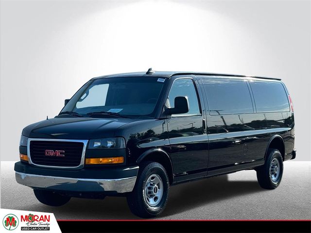 2022 GMC Savana Base