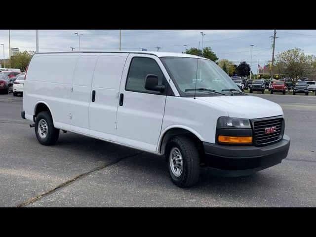 2022 GMC Savana Base