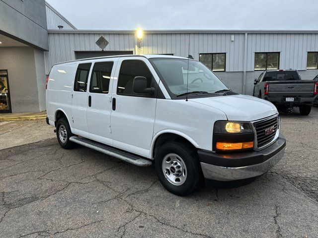 2022 GMC Savana Base