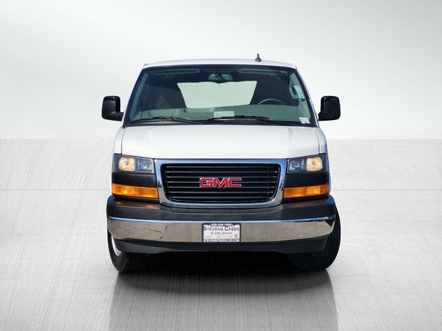 2022 GMC Savana Base