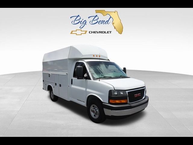 2022 GMC Savana Base