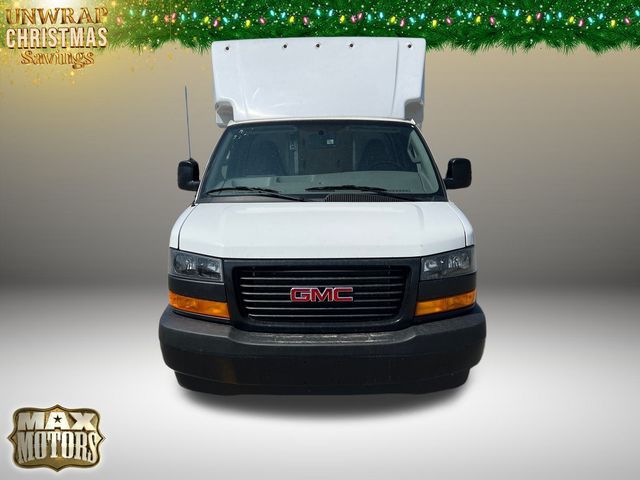 2022 GMC Savana Base