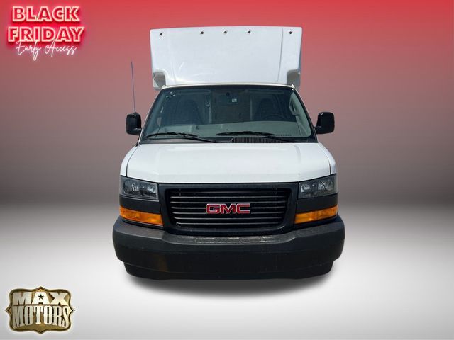 2022 GMC Savana Base