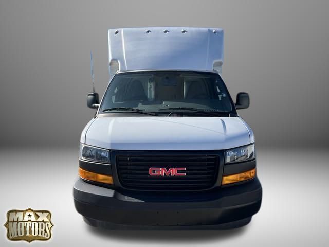 2022 GMC Savana Base