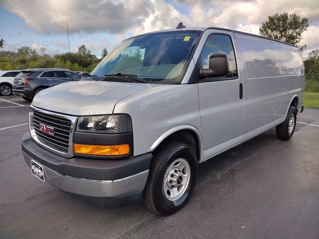 2022 GMC Savana Base