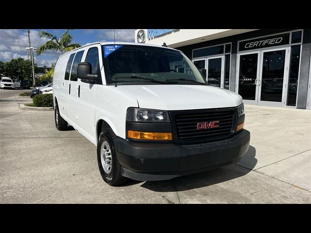 2022 GMC Savana Base