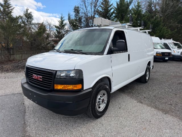 2022 GMC Savana Base