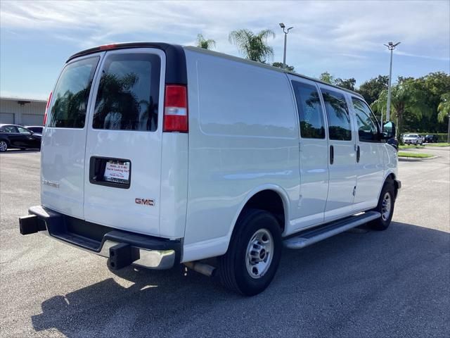 2022 GMC Savana Base