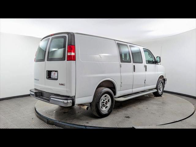 2022 GMC Savana Base