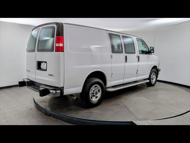 2022 GMC Savana Base