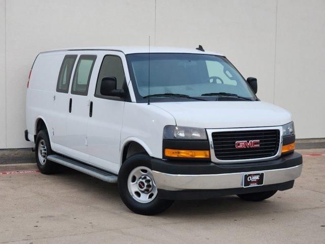 2022 GMC Savana Base