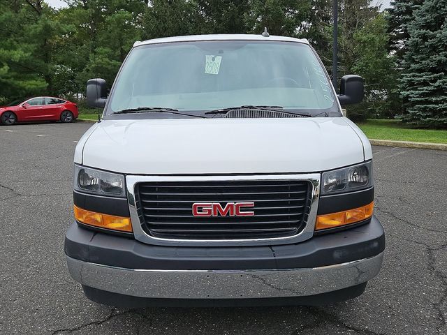 2022 GMC Savana Base