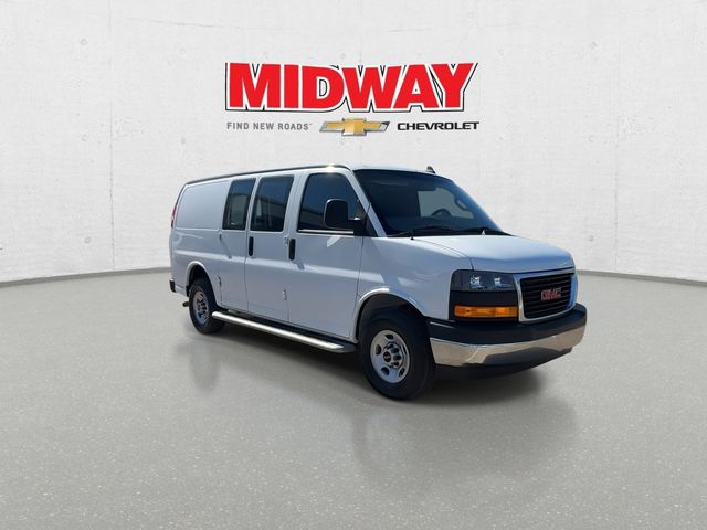 2022 GMC Savana Base